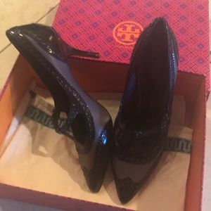 Like new Tory Burch leather low heels